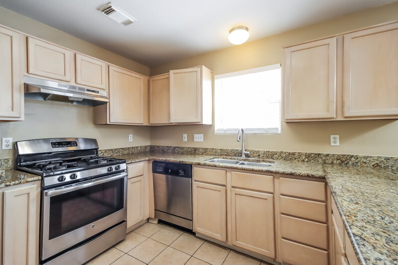 1,900/Mo, 2610 Heatherknoll Dr Spring, TX 77373 Kitchen View
