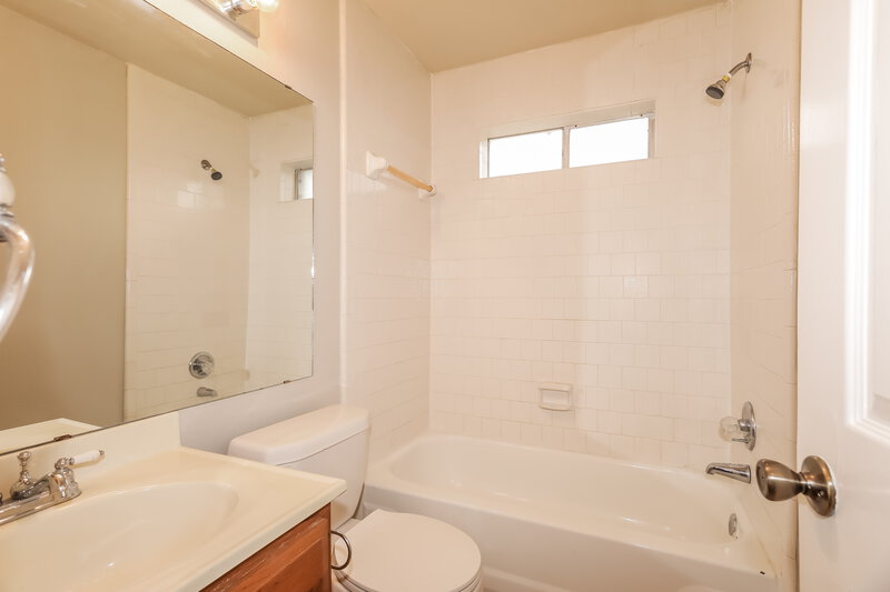 0/Mo, 2502 Loyanne Dr Spring, TX 77373 Bathroom View
