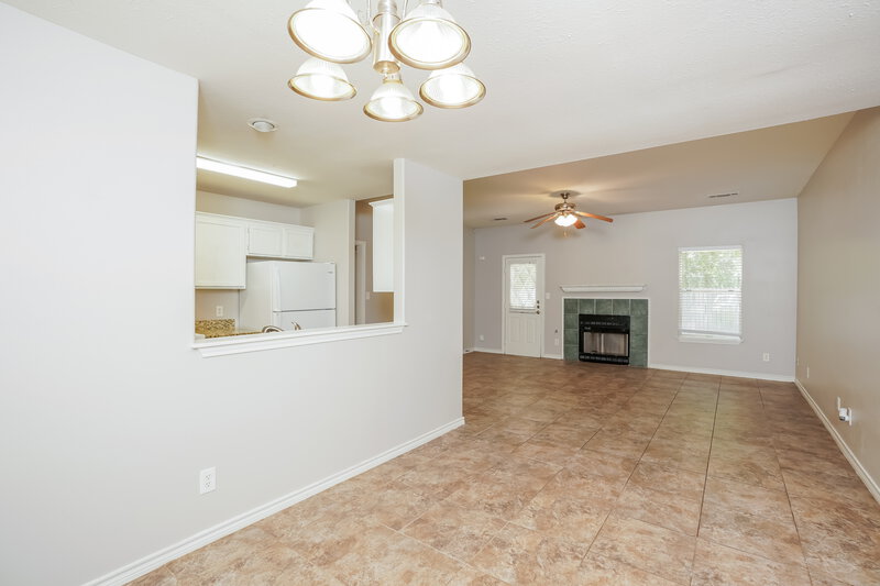 0/Mo, 23619 Summer Pine Dr Spring, TX 77373 Dining Room View