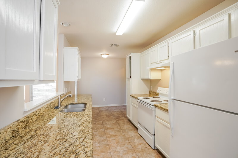 0/Mo, 23619 Summer Pine Dr Spring, TX 77373 Kitchen View