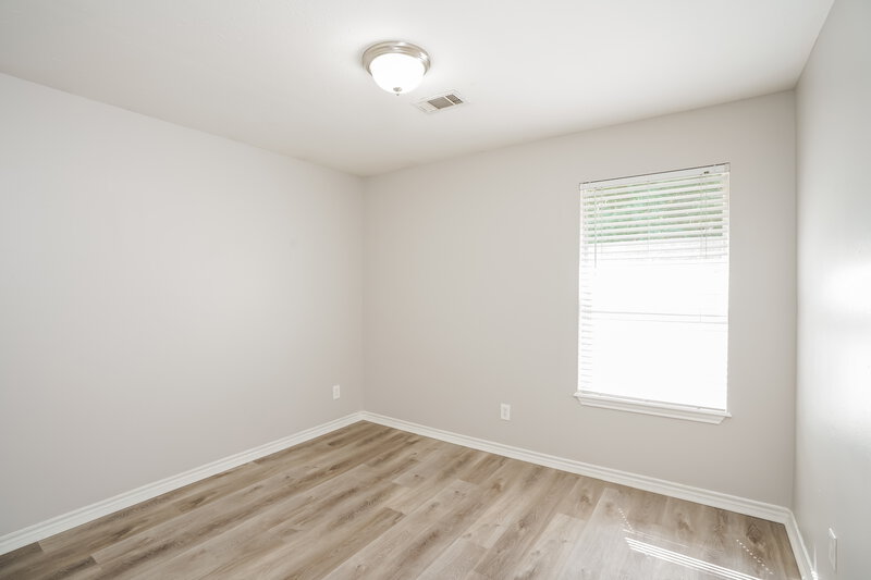 0/Mo, 23619 Summer Pine Dr Spring, TX 77373 Bedroom View