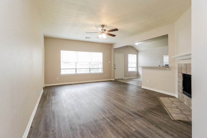 1,780/Mo, 4915 Tealgate Dr Spring, TX 77373 Living Room View