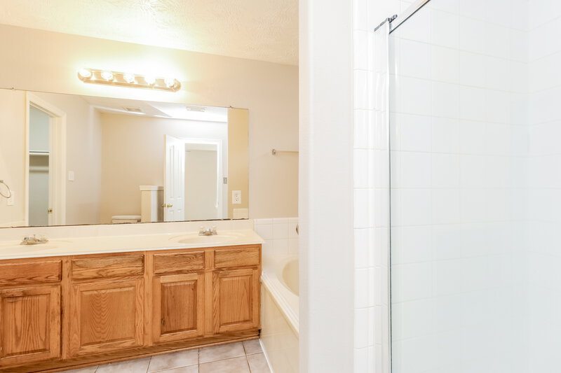 1,780/Mo, 4915 Tealgate Dr Spring, TX 77373 Main Bathroom View