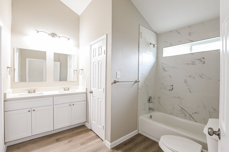 1,765/Mo, 4102 Adonis Dr Spring, TX 77373 Primary Bathroom View