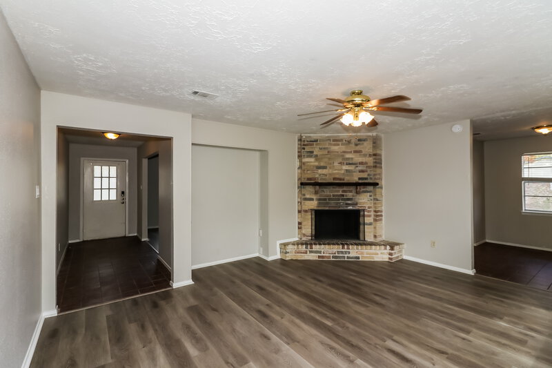 1,505/Mo, 4322 Enchantedgate Dr Spring, TX 77373 Living Room View