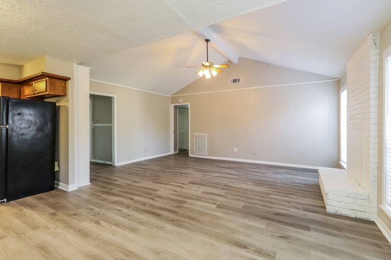 1,575/Mo, 4714 Glendower Dr Spring, TX 77373 Living Room View
