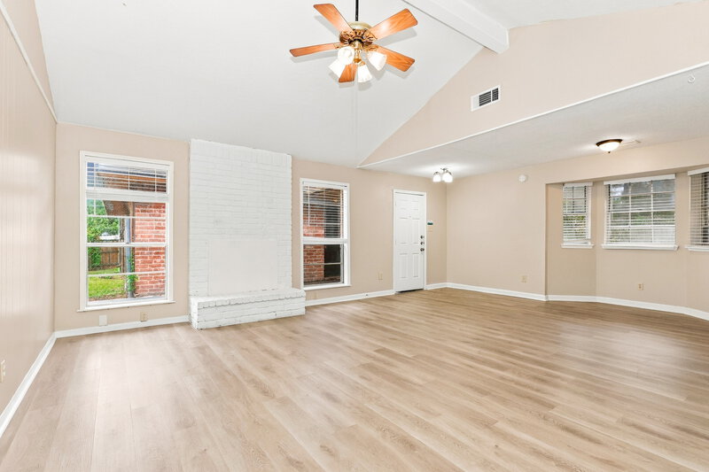 1,545/Mo, 4714 Glendower Dr Spring, TX 77373 Living Room View