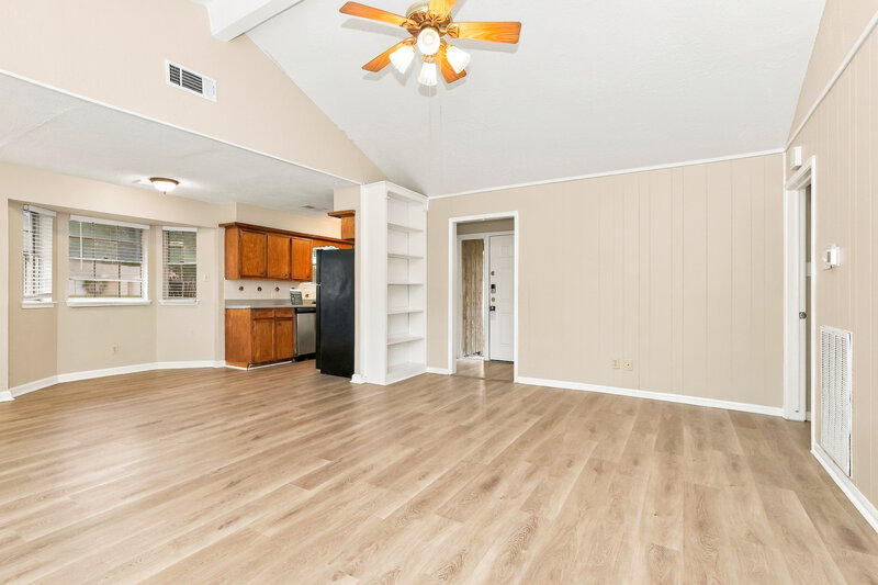 1,545/Mo, 4714 Glendower Dr Spring, TX 77373 Living Room View 2