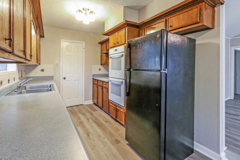 1,575/Mo, 4714 Glendower Dr Spring, TX 77373 Kitchen View 2