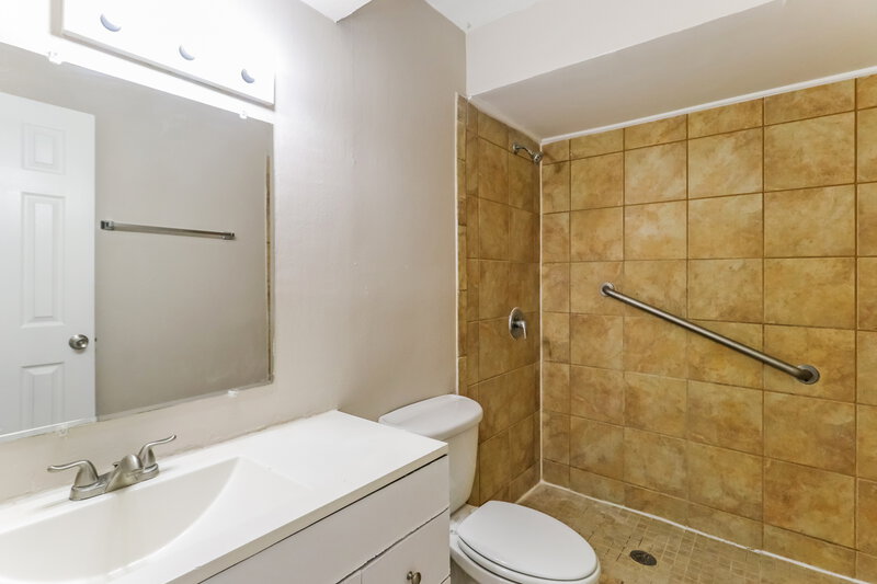 1,575/Mo, 4714 Glendower Dr Spring, TX 77373 Bathroom View