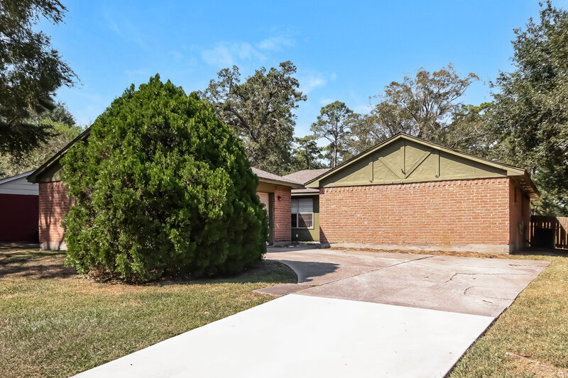 1,660/Mo, 6115 Fallengate Dr Spring, TX 77373 Front View