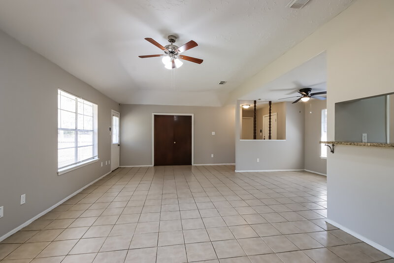 1,660/Mo, 6115 Fallengate Dr Spring, TX 77373 Living Room View 2