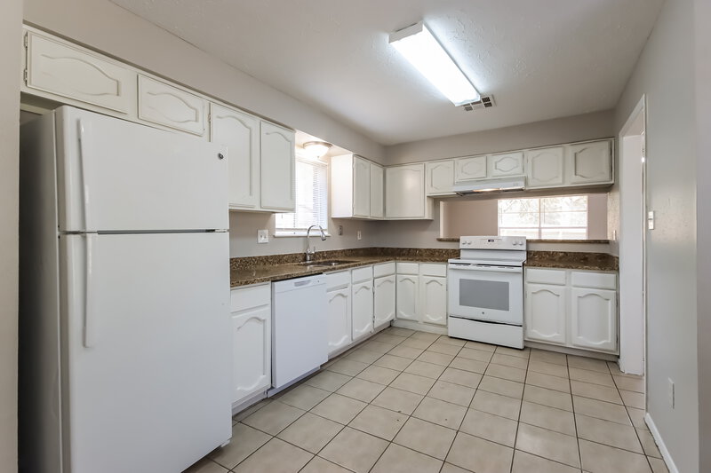 1,660/Mo, 6115 Fallengate Dr Spring, TX 77373 Kitchen View