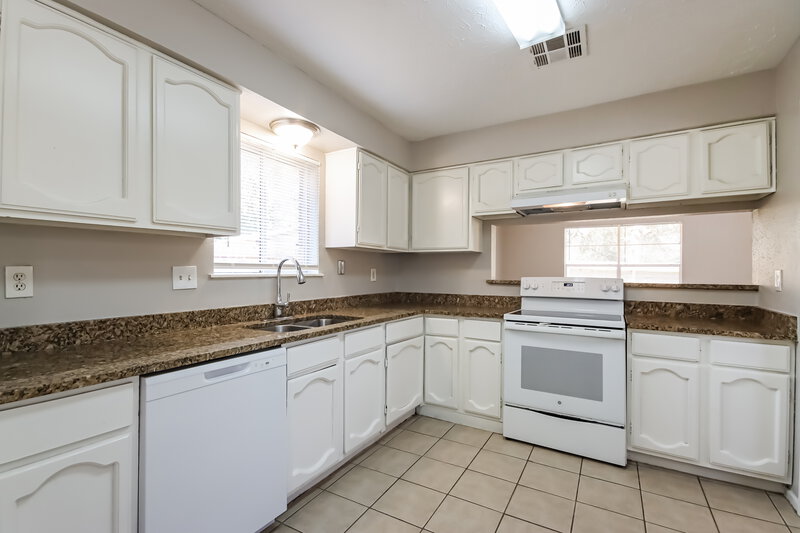 1,660/Mo, 6115 Fallengate Dr Spring, TX 77373 Kitchen View 2