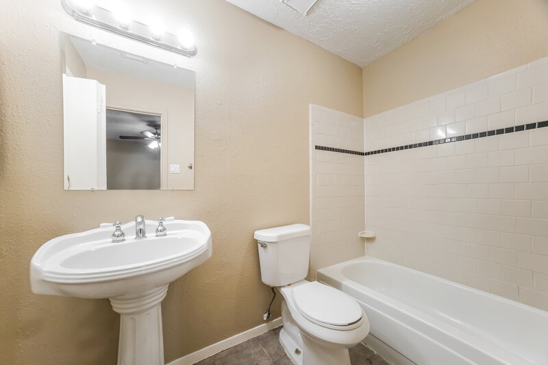 1,710/Mo, 4614 Tealgate Dr Spring, TX 77373 Main Bathroom View