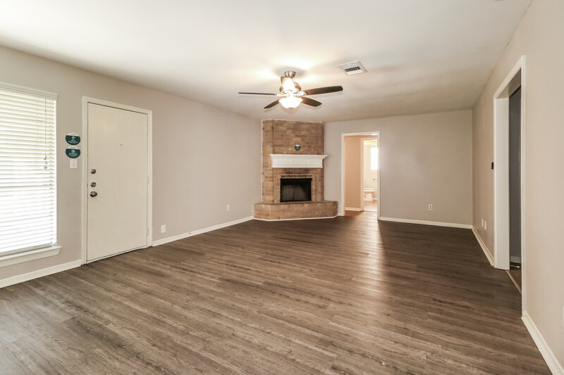 1,735/Mo, 23015 Bridgewater Dr Spring, TX 77373 Living Room View 2