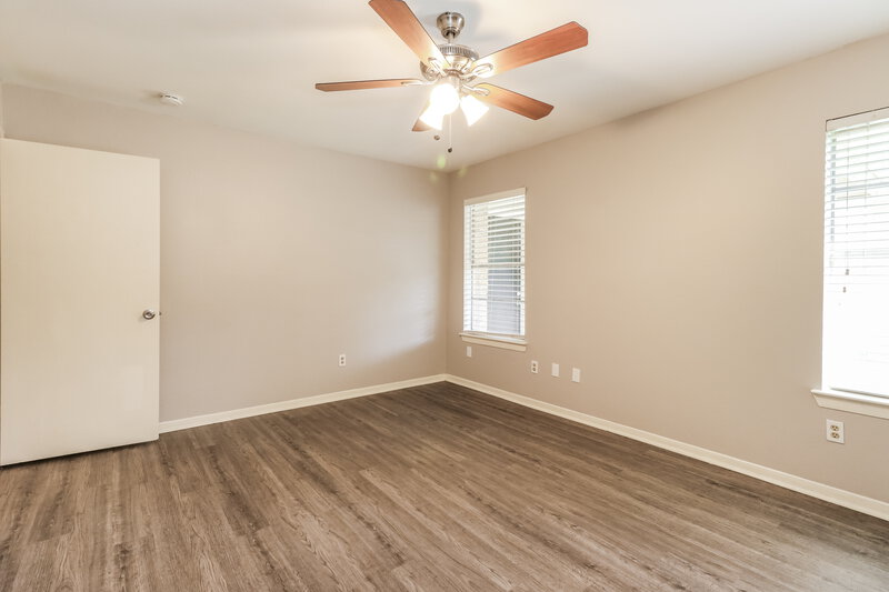 1,735/Mo, 23015 Bridgewater Dr Spring, TX 77373 Main Bedroom View