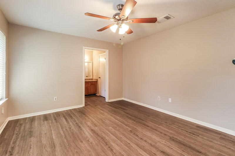 1,735/Mo, 23015 Bridgewater Dr Spring, TX 77373 Main Bedroom View 2