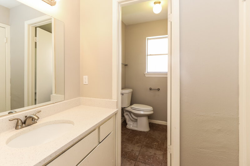 1,735/Mo, 23015 Bridgewater Dr Spring, TX 77373 Bathroom View 2