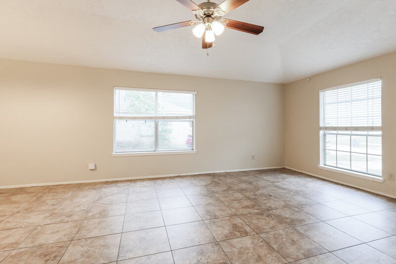 1,465/Mo, 2438 Autumn Springs Ln Spring, TX 77373 Living Room View