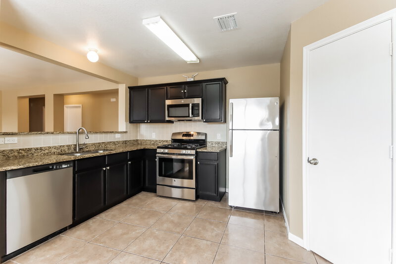 1,780/Mo, 22910 Twisting Maple Ct Spring, TX 77373 Kitchen View