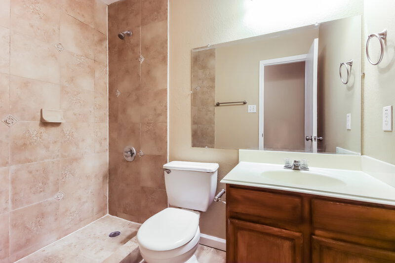 1,780/Mo, 22910 Twisting Maple Ct Spring, TX 77373 Bathroom View
