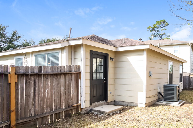 1,780/Mo, 22910 Twisting Maple Ct Spring, TX 77373 Rear View 2