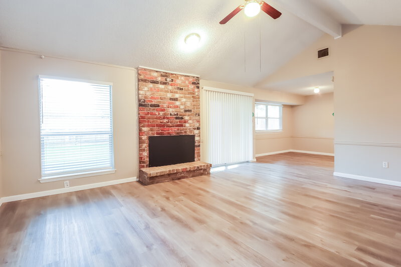 1,885/Mo, 5215 Sweetwind Ln Spring, TX 77373 Living Room View