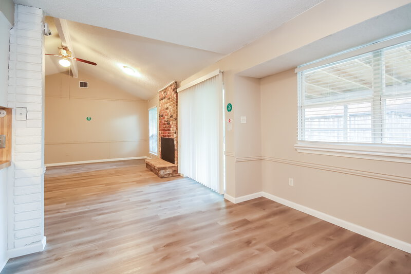 1,885/Mo, 5215 Sweetwind Ln Spring, TX 77373 Living Room View 3