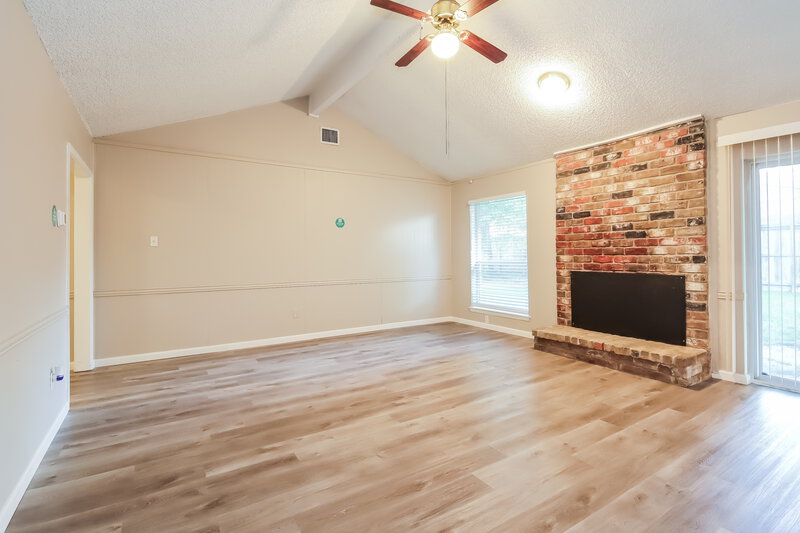 1,885/Mo, 5215 Sweetwind Ln Spring, TX 77373 Living Room View 4
