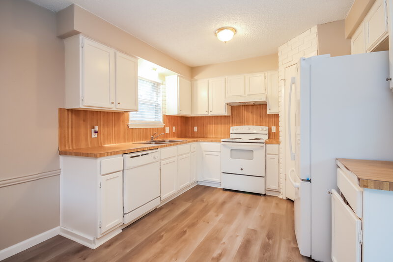 1,885/Mo, 5215 Sweetwind Ln Spring, TX 77373 Kitchen View 2