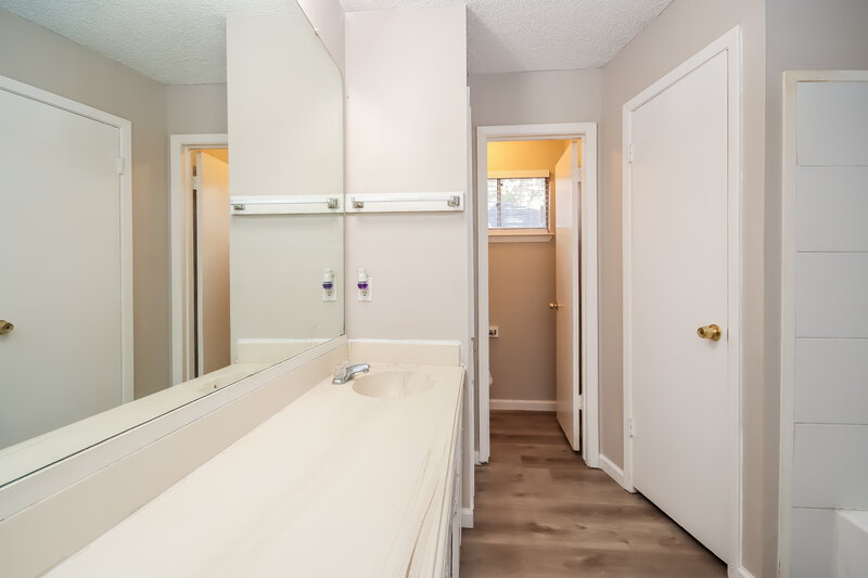 1,885/Mo, 5215 Sweetwind Ln Spring, TX 77373 Main Bathroom View 2