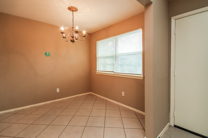0/Mo, 5027 Monteith Dr Spring, TX 77373 Dining Room View
