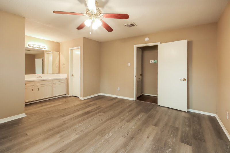 0/Mo, 5027 Monteith Dr Spring, TX 77373 Main Bedroom View