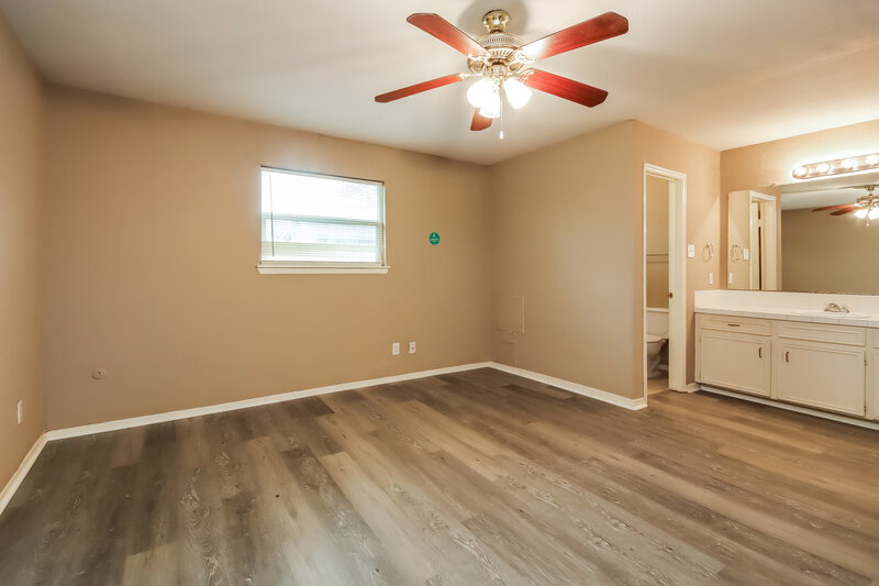 0/Mo, 5027 Monteith Dr Spring, TX 77373 Main Bedroom View 2