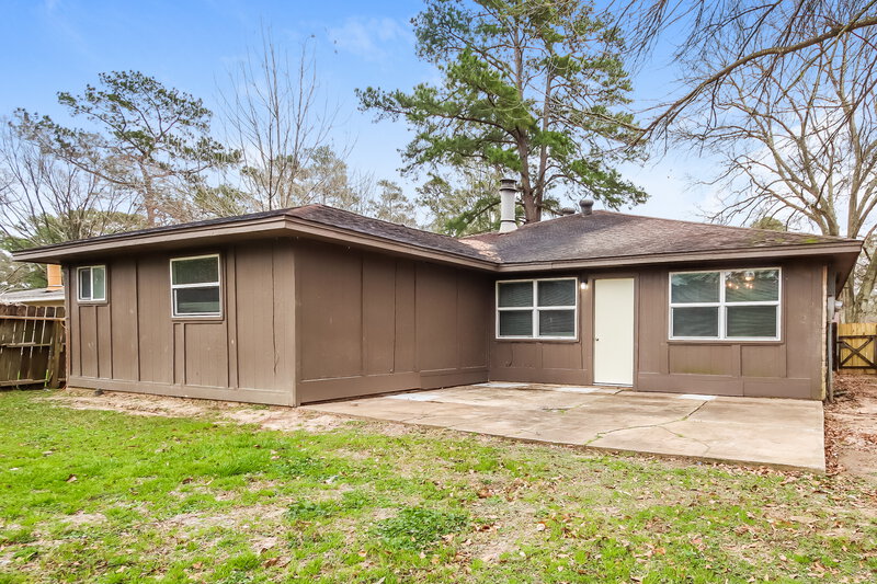 0/Mo, 5027 Monteith Dr Spring, TX 77373 Rear View