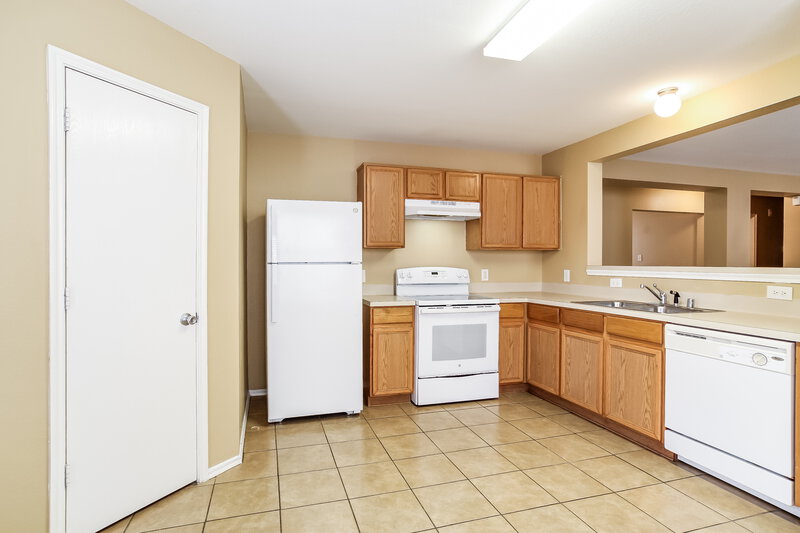 1,795/Mo, 11315 Flying Geese Ln Tomball, TX 77375 Kitchen View 2