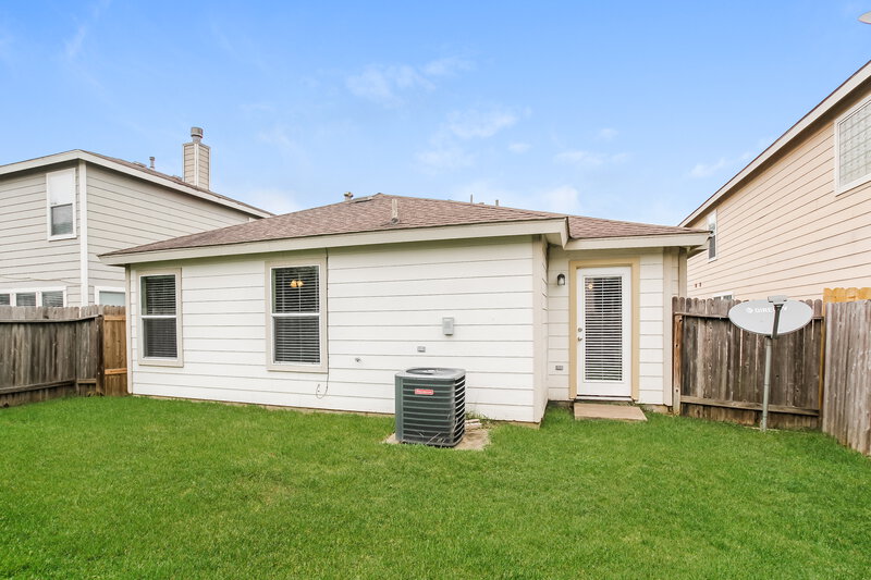 1,795/Mo, 11315 Flying Geese Ln Tomball, TX 77375 Rear View