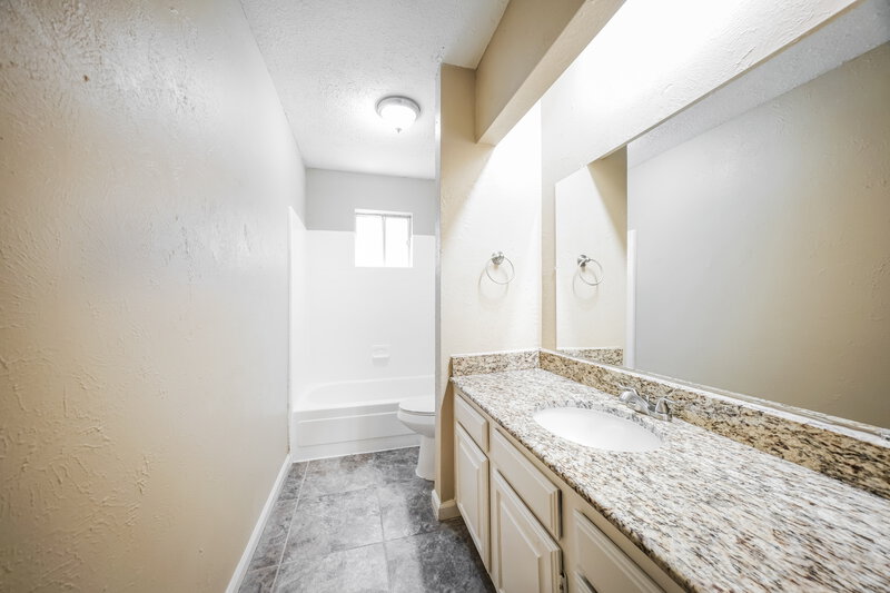 1,840/Mo, 19615 Cotton Creek Dr Tomball, TX 77375 Bathroom View