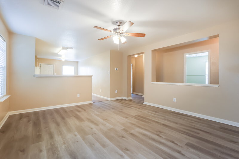 1,515/Mo, 11422 Seven Sisters Dr Tomball, TX 77375 Living Room View 2