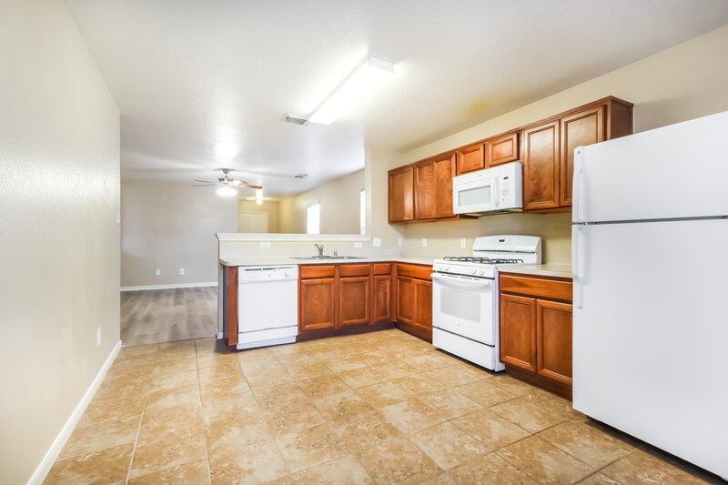 1,515/Mo, 11422 Seven Sisters Dr Tomball, TX 77375 Kitchen View 2