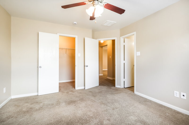 1,515/Mo, 11422 Seven Sisters Dr Tomball, TX 77375 Main Bedroom View 2