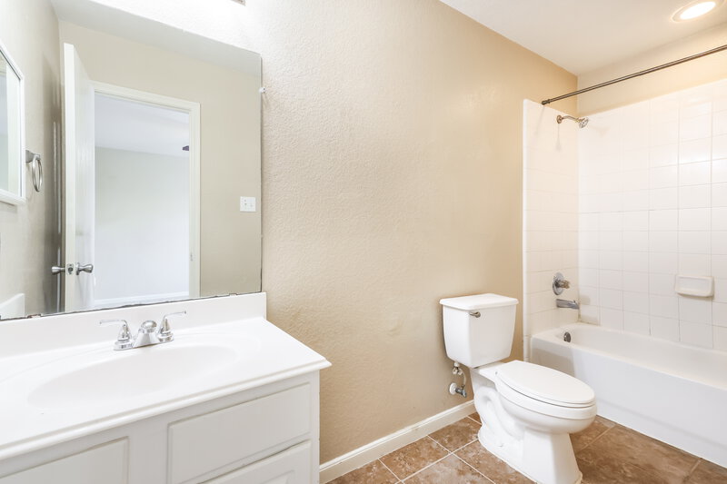 1,515/Mo, 11422 Seven Sisters Dr Tomball, TX 77375 Bathroom View