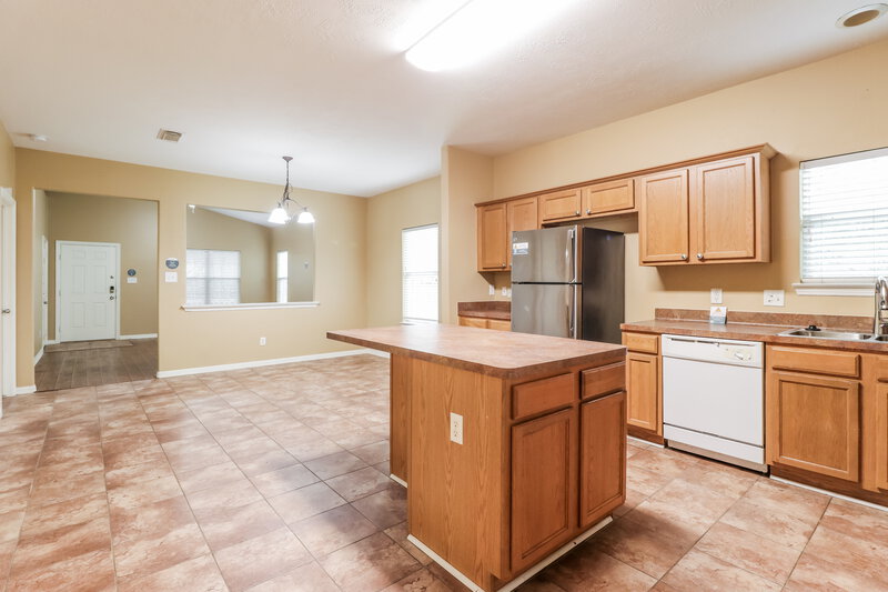 1,700/Mo, 10239 Berry Hill Ln Tomball, TX 77375 Kitchen View