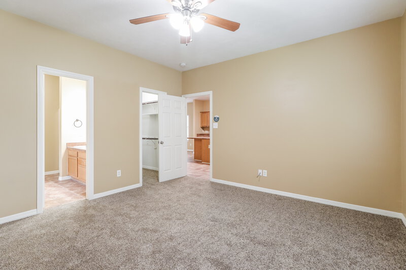 1,700/Mo, 10239 Berry Hill Ln Tomball, TX 77375 Main Bedroom View 2