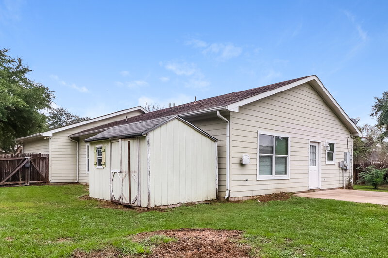 1,700/Mo, 10239 Berry Hill Ln Tomball, TX 77375 Rear View