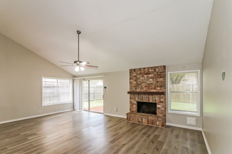 1,945/Mo, 7707 Leafbrook Lane Spring, TX 77379 Living Room View
