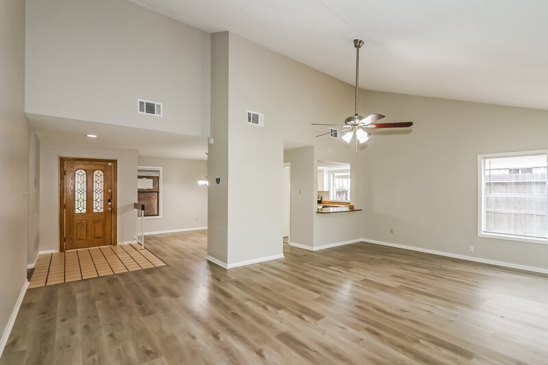 1,945/Mo, 7707 Leafbrook Lane Spring, TX 77379 Living Room View 2