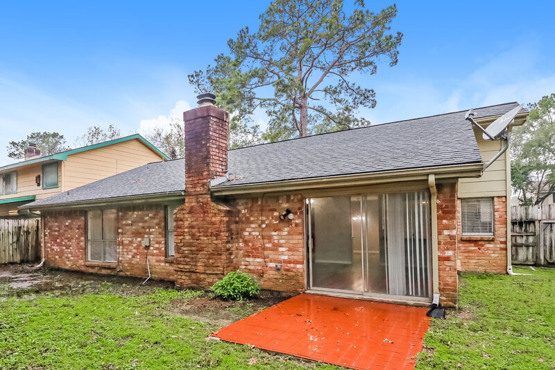 1,945/Mo, 7707 Leafbrook Lane Spring, TX 77379 Rear View