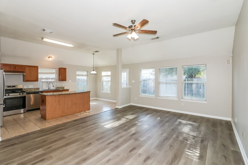 1,960/Mo, 21807 Cascade Hollow Ln Spring, TX 77379 Living Room View